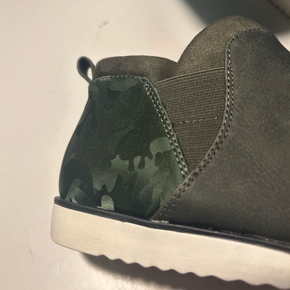 LifeStride velocity 2.0 comfortable ankle booties army green zip sides size 8 - Picture 9 of 10